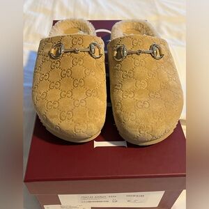 Authentic Gucci Sol Genuine Shearling Mule